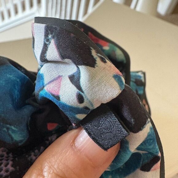 Lululemon hair tie (2) - Picture 3 of 3